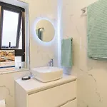 A Magnificent Sunny Seafront - Happy Apartman