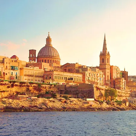 아파트 A Magnificent Sunny Seafront - Happy