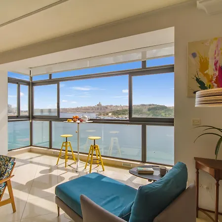 Apartment Magnificent Sunny Seafront - Happy Sliema