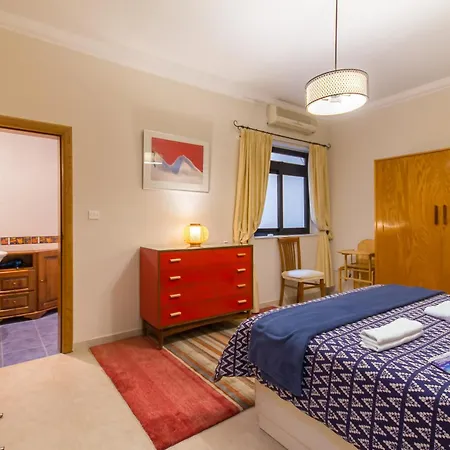 A Magnificent Sunny Seafront - Happy 슬리에마