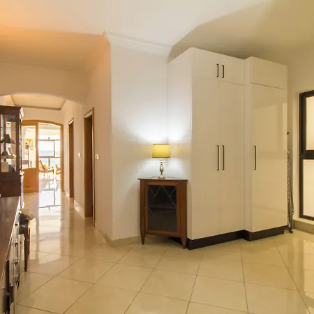 A Magnificent Sunny Seafront - Happy Appartement Sliema