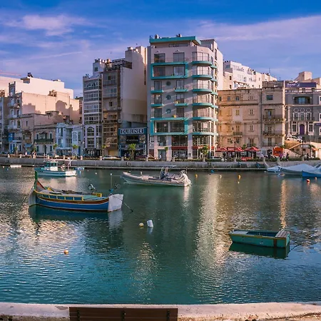 A Magnificent Sunny Seafront - Happy Appartement