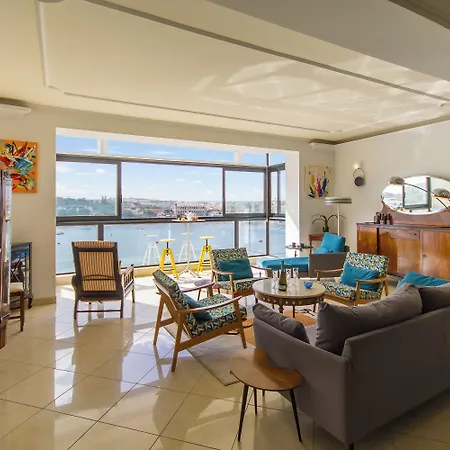 Appartement A Magnificent Sunny Seafront - Happy