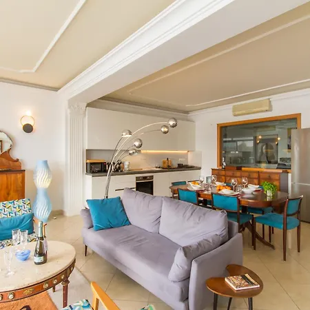 A Magnificent Sunny Seafront - Happy Apartment *