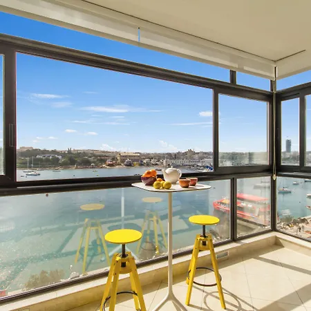 A Magnificent Sunny Seafront - Happy Apartment Sliema