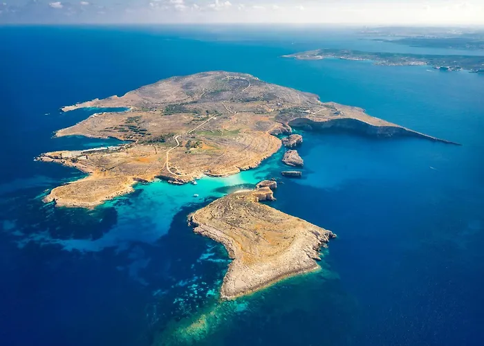 A Magnificent Sunny Seafront - Happy Apartment Sliema