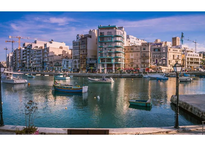 A Magnificent Sunny Seafront - Happy Apartment