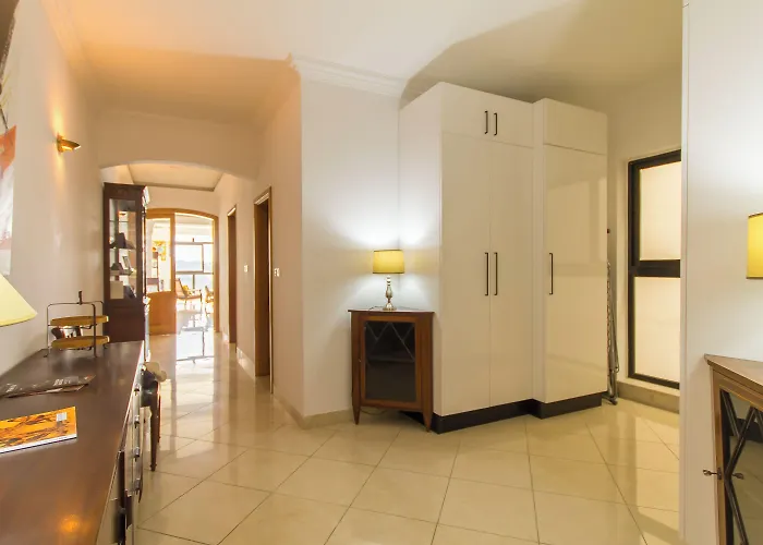 A Magnificent Sunny Seafront - Happy Apartment Sliema