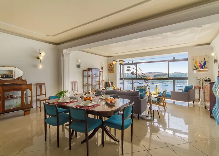 A Magnificent Sunny Seafront - Happy Apartment Sliema