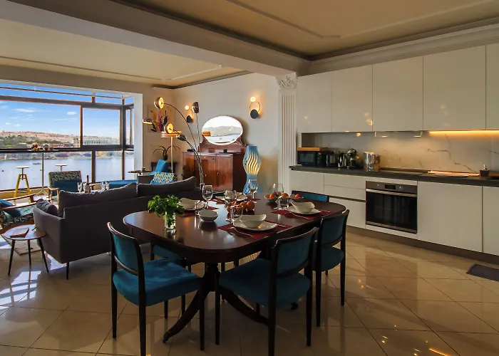 A Magnificent Sunny Seafront - Happy * Sliema